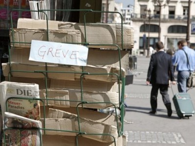 Французские газеты не вышли в печать из-за забастовки типографий