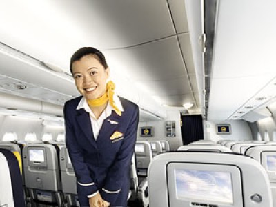 Бортпроводники Lufthansa угрожают забастовкой