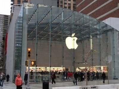 Apple возвращает уволенных сотрудников