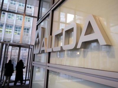 Работники завода «Alcoa» блокировали подъезды к аэропорту города Кальяри