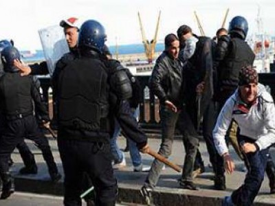 В Марокко продолжаются антиправительственные демонстрации и стычки с полицией