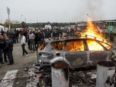 Работники заводов Ford штурмовали европейскую штаб-квартиру компании