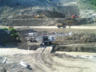 Строители Параван ГЭС объявили забастовку