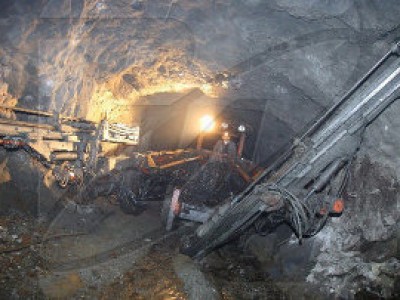 Грузинские шахтёры провели акцию протеста у здания администрации президента