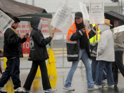 Забастовка портовых клерков обходится США в миллиарды долларов