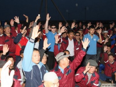 В Казахстане продолжаются массовые протесты нефтяников