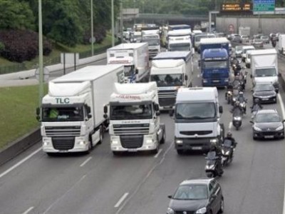 Французские шоферы бастуют против повышения пенсионного возраста