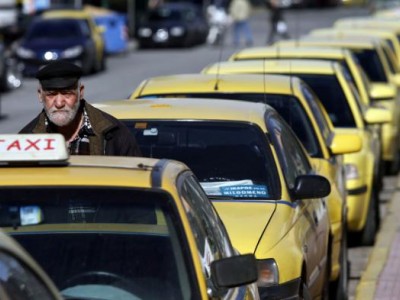 Вместо греческих диспетчеров забастуют пилоты