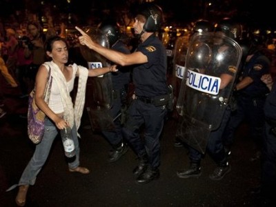 В Мадриде прошли массовые столкновения демонстрантов с полицией