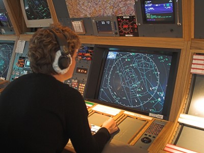 Германские авиадиспетчеры сели за стол переговоров