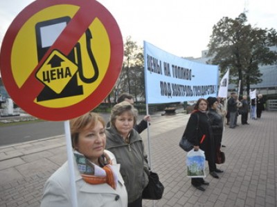Цены на бензин - под контроль государства