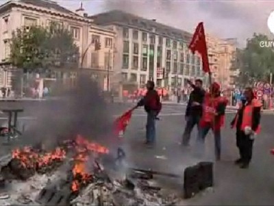 Бельгийские мусорщики жгут