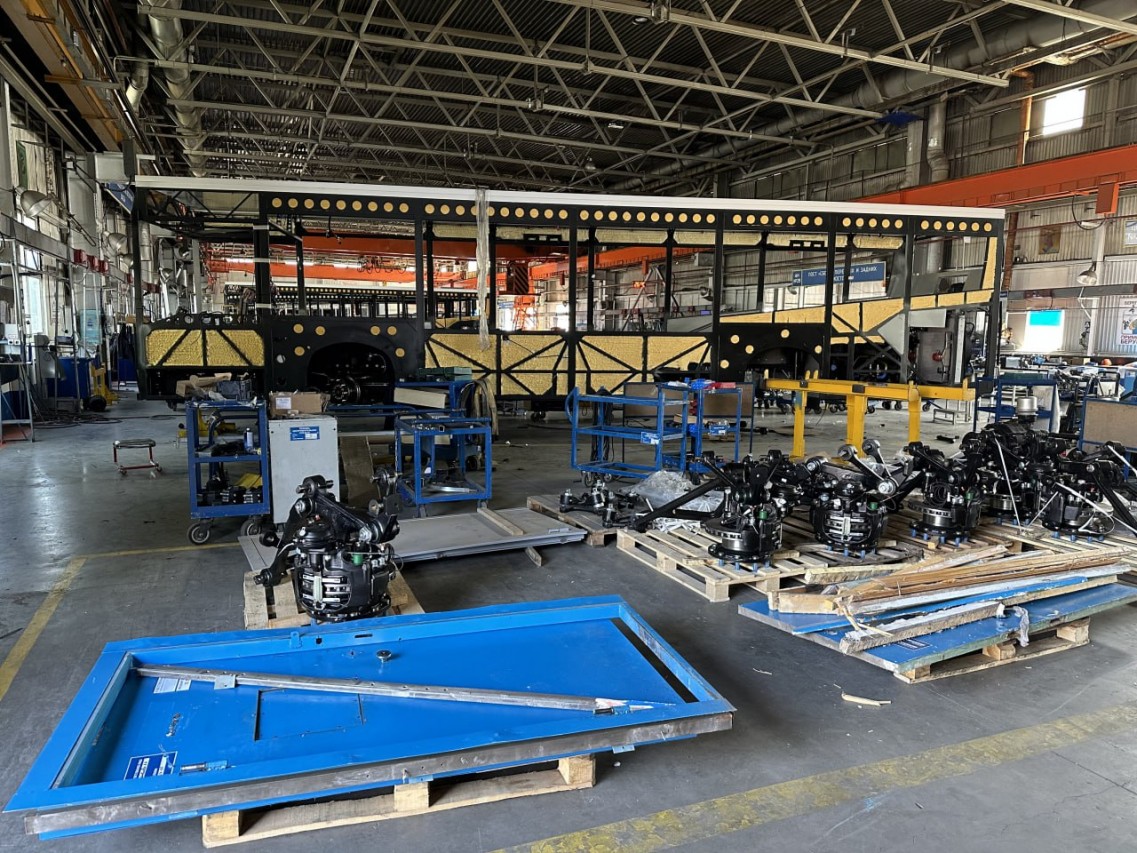 НЕФАЗ: модернизация производства и забота профкома