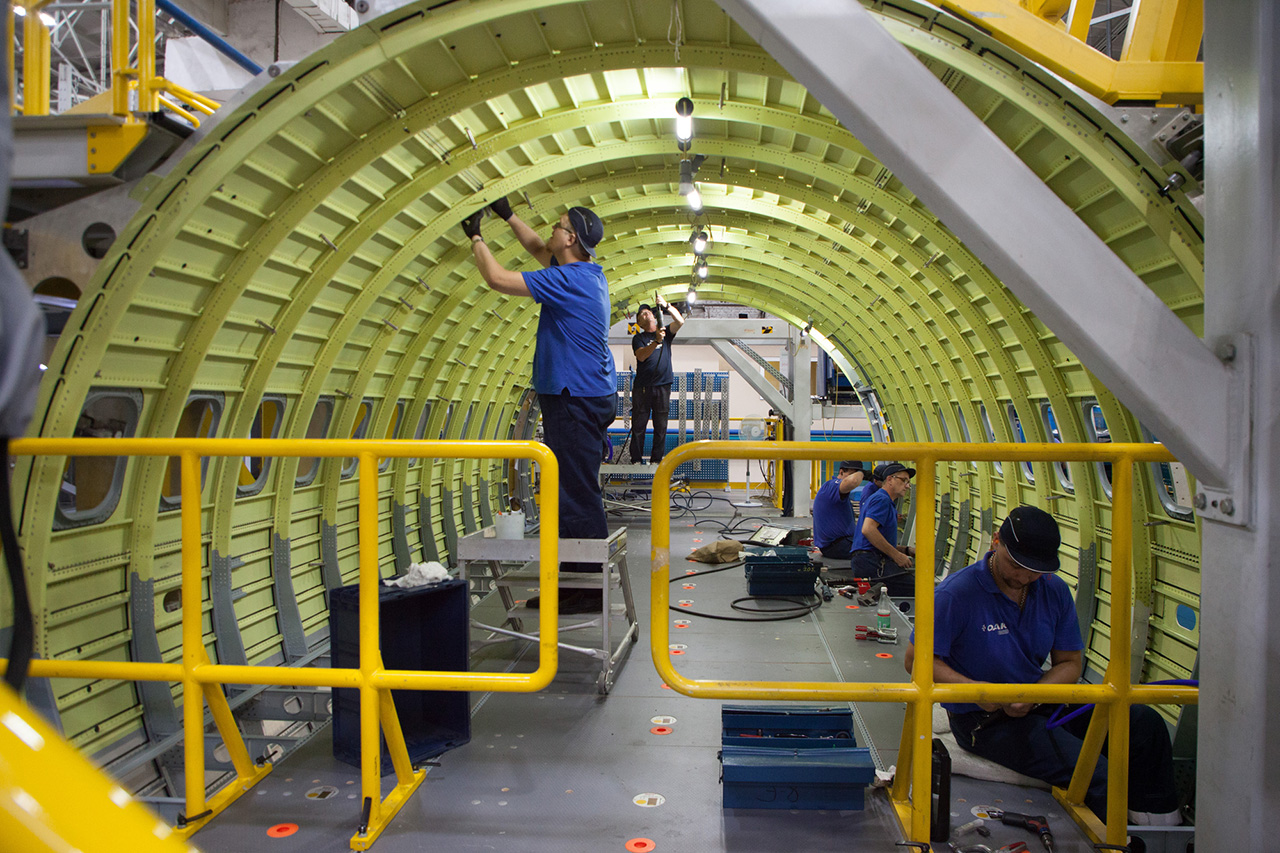 Иркутский авиационный завод: самолет МС-21 и соцгарантии для работников