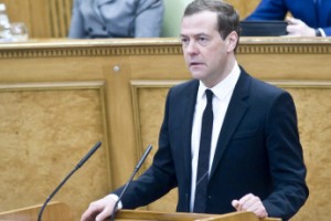 Медведев призвал правительство побыстрее найти деньги на майский указ