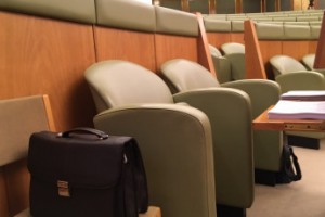 Чиновники недовольны своими зарплатами