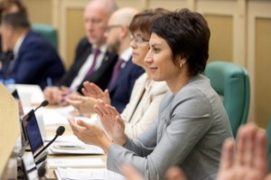 С Новым годом, пошёл на… работу