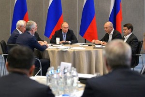 Путин потребовал конкретных результатов по выполнению майского указа