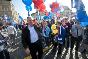 Лидер ФНПР Михаил Шмаков поздравил россиян с 1 мая