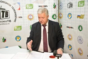 Шмаков заявил, что работодатели обязаны отпустить работников на каникулы