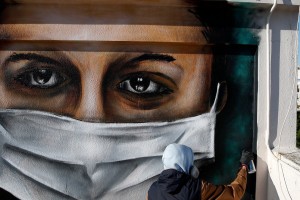 Медиков не обслуживаем