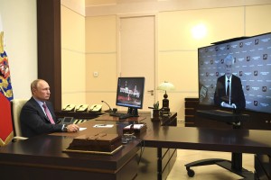 Путин попросил Собянина направить московских врачей в регионы