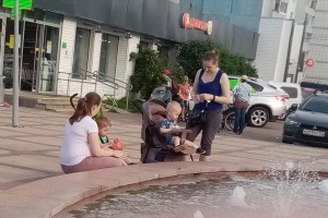 Выплаты на детей списались за долги у некоторых клиентов Сбербанка