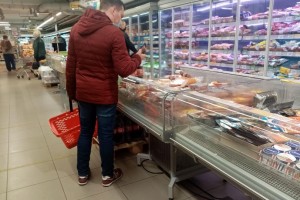 Рекордное сокращение расходов россиян зафиксировал Сбербанк