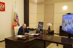 Путин призвал выровнять цены на жилье