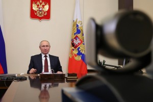 Путин поручил разобраться с зарплатами ученых в российских регионах