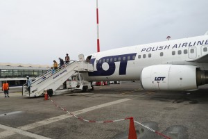 Сотни работников польской авиакомпании уволены в День святого Валентина