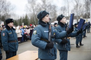 Сотрудникам силовых ведомств повысят оклады