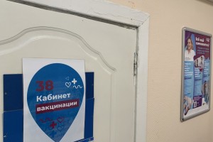 В Минтруде оценили идею о пособиях вакцинировавшимся пенсионерам