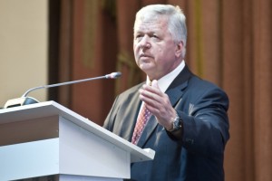 Шмаков: пособие по безработице должно быть не ниже прожиточного минимума