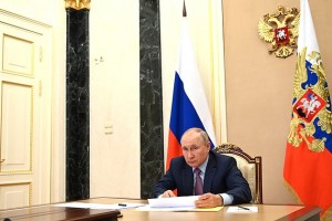 Путин поручил принять меры по недопущению снижения доходов граждан