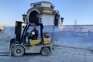 Глава ФНПР призвал заменить трудовых мигрантов российскими специалистами