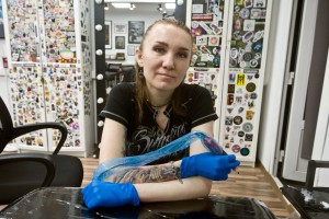 Рисунки на кончике иглы