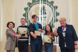 В Сыктывкарском лесопромышленном техникуме определили профсоюзных стипендиатов