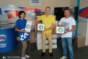 В Коми детям из Луганской области передали канцпринадлежности