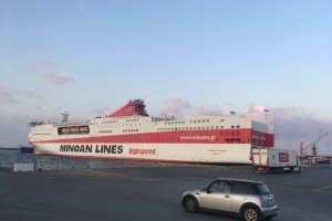 В Греции отмечают Первомай массовыми забастовками