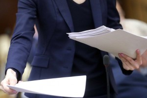 Президент Путин подписал указ об индексации зарплат части госслужащих