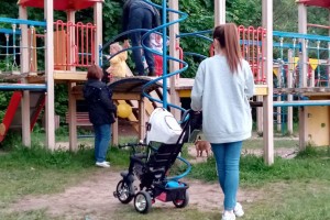 Госдума рассмотрит законопроекты о сохранении выплат работающим родителям