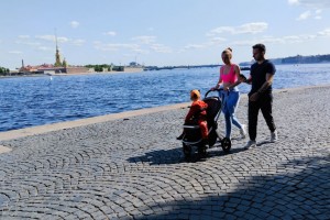 Петербуржцам разрешили тратить маткапитал на образование родителей