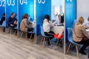 Меры господдержки для безработных и россиян под риском увольнения продлили