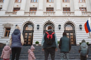 Для детей из многодетных семей предлагают сократить стоимость обучения в вузах вдвое