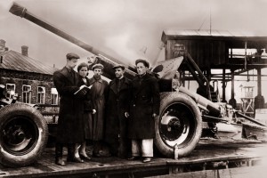 По фашизму били пермские пушки