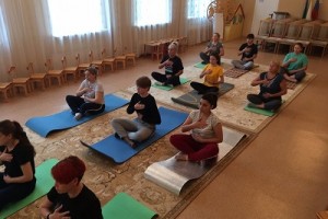 Профорганизация МАДОУ Нижневартовска нашла путь оздоровления сотрудников через йогу
