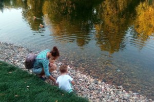 По 200 тысяч рублей предлагают выплачивать женщинам до 25 лет за рождение ребенка