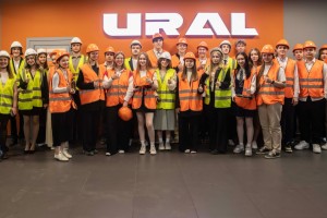 Автозавод «УРАЛ» наградил лучших выпускников школ города Миасс