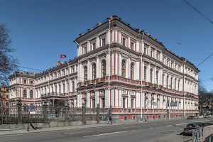 Дворец труда под угрозой